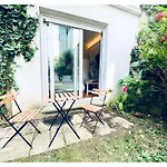 Chambre Cosy Chez L Habitant Avec Salle De Bain Et Jardin Prive